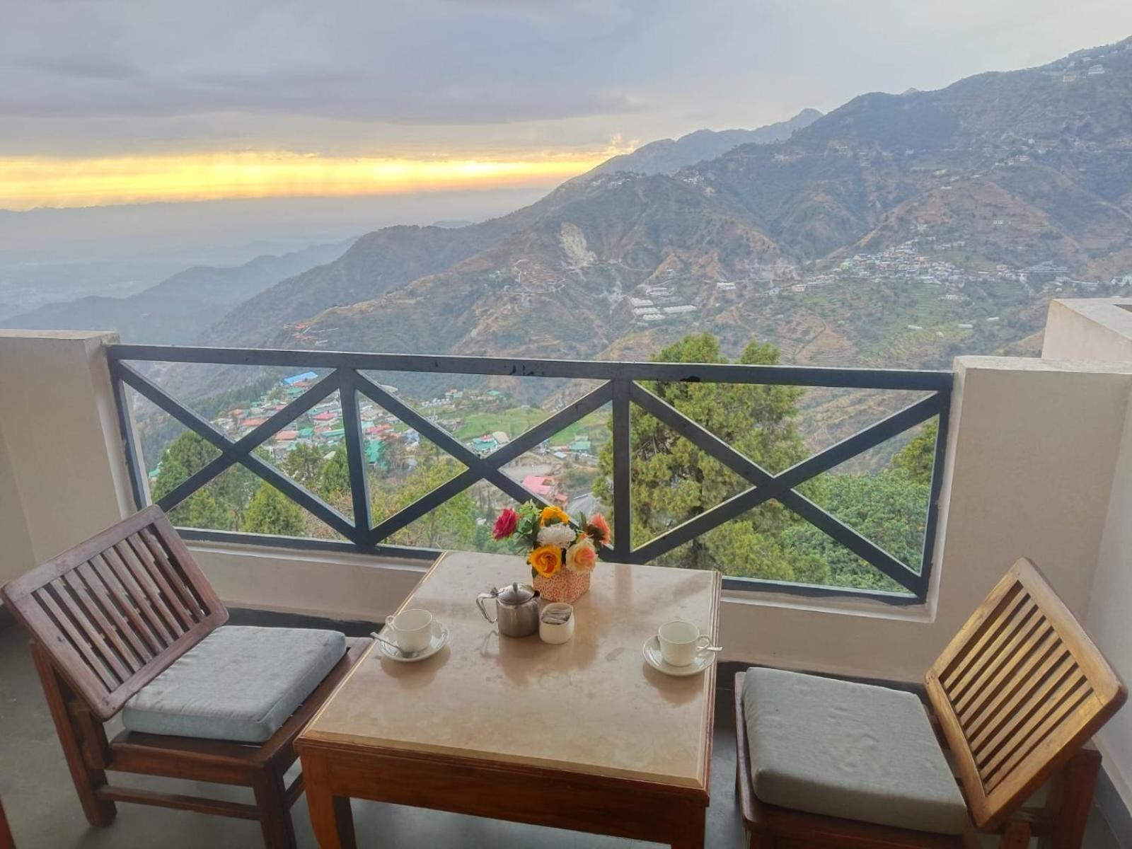 Green N Breeze Resorts Mussoorie Exterior foto